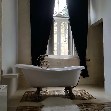 Lovely Maltese Townhouse Near Valletta Feriehus Pietà